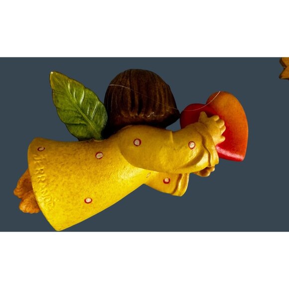 Anri Ferrandiz Flying Angel With Red Heart Hand Painted Resin Christmas Ornament - Picture 5 of 5